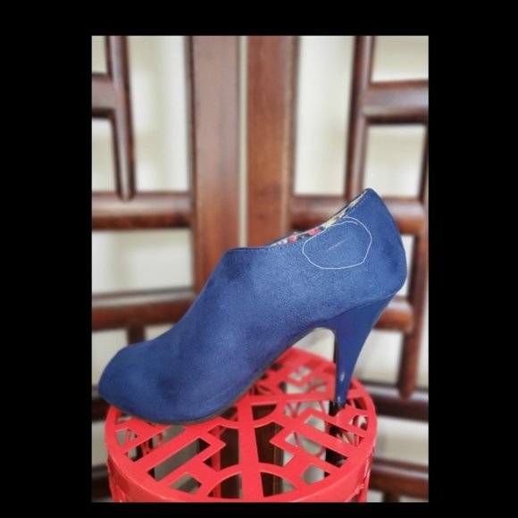 Christian Siriano blue Faux Suede Shoes Heels for payless (Size 8) - Picture 6 of 11